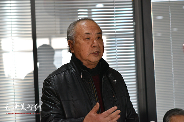 天津美院教授、著名美术评论家王振德致辞。