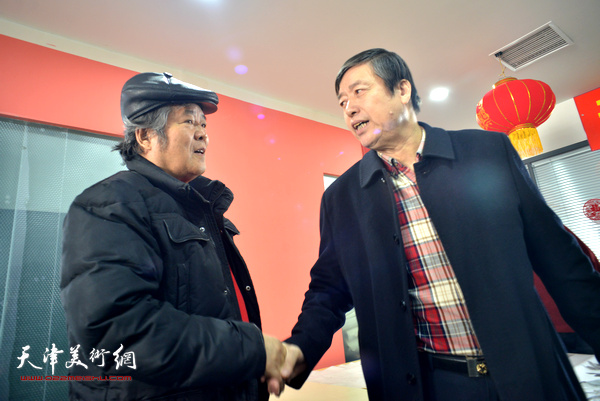陈元龙、刘建平在凌奥创作中心。