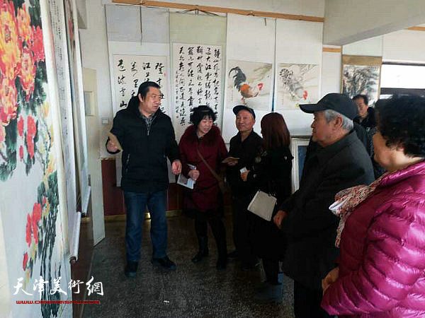 著名画家孙玉河到北辰青光镇社区书画艺术讲座。
