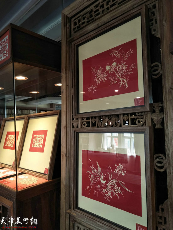 水香州书院的“2018喜迎新春老窗花展”。