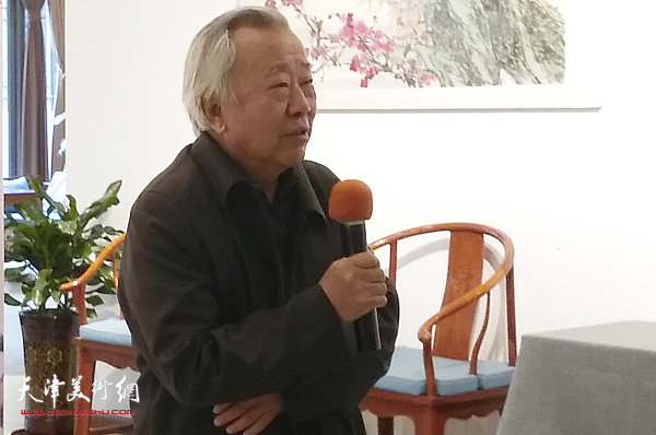天津市美术家协会花鸟画专业委员会副会长阮克敏致辞。