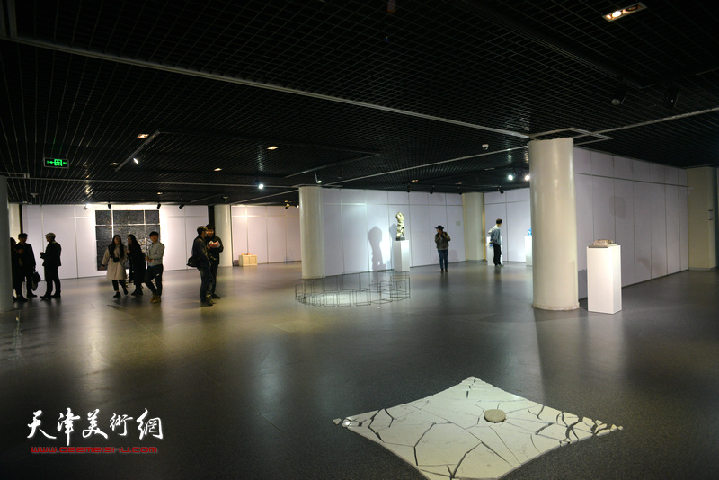 “渡口—天津青年当代雕塑与装置作品展”现场。