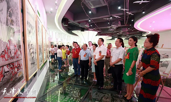 “华彩琼崖”庆祝海南建省办经济特区30周年当代中国画名家作品邀请展现场。