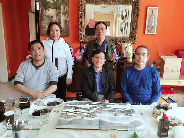 天津利民公益基金会携手书画家赴盘山磐石坊送文化下乡。