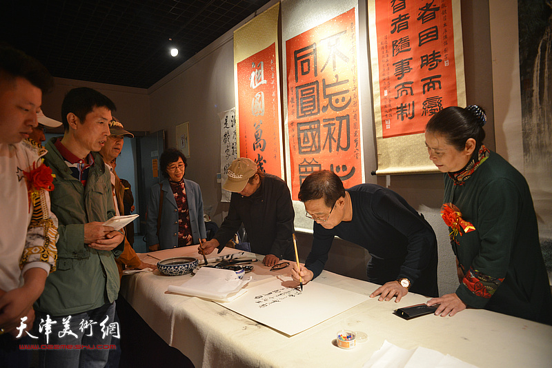 喜迎建党九十七周年优秀美术作品展