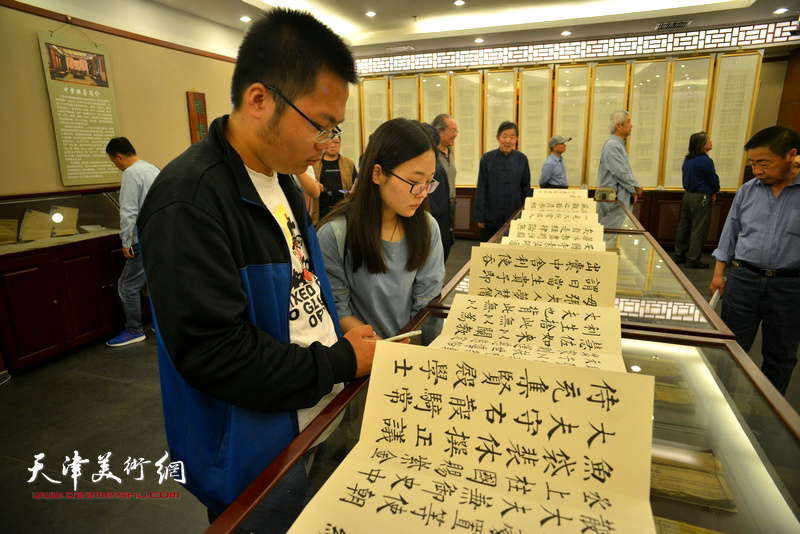 王炯智书画篆刻艺术大展在中国楹联博物馆开幕