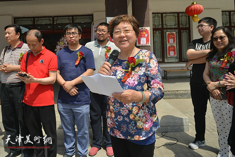 学员代表贾凤莲致辞。