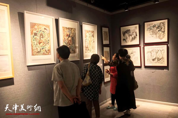 天津市首届架上连环画作品展在和平文化宫开展