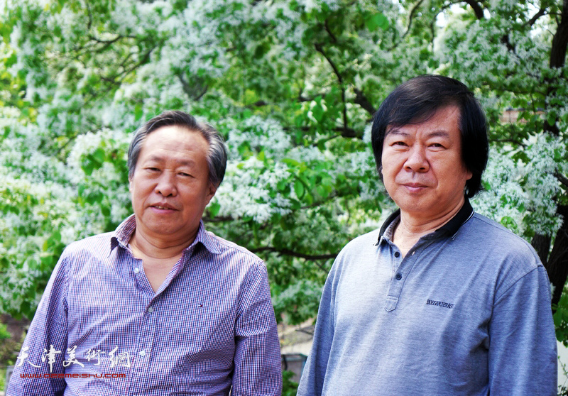 左起：刘国胜、史振岭在长城书画院创作基地。