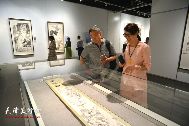 韩川野老蔡瑜中国画巡回展