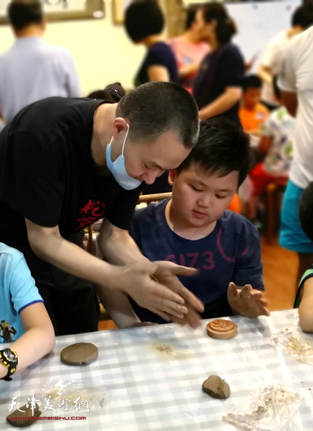 交通银行天津市分行职工在水香洲书院举办亲子活动。