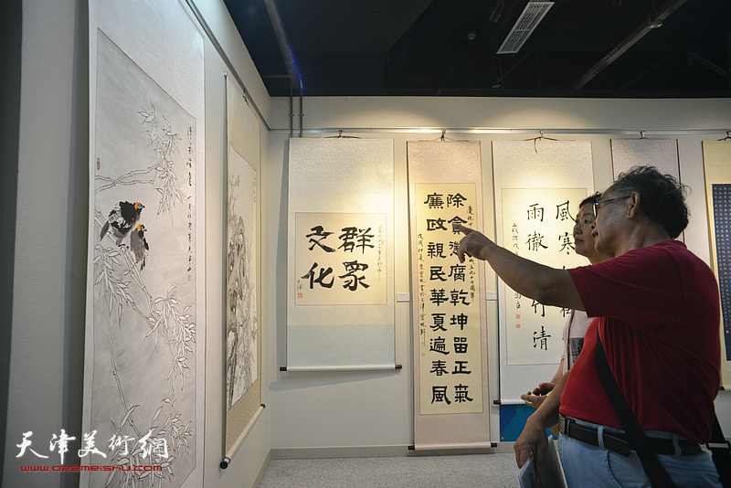 河西区庆“七一”书画展