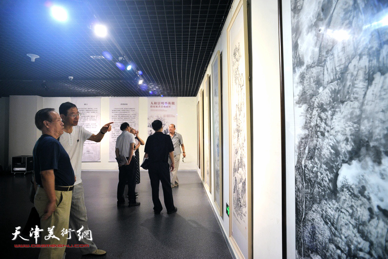 “人和景明艺术观—隋家祐书画成就展”在天津空港经济区文化中心综合展厅开幕。