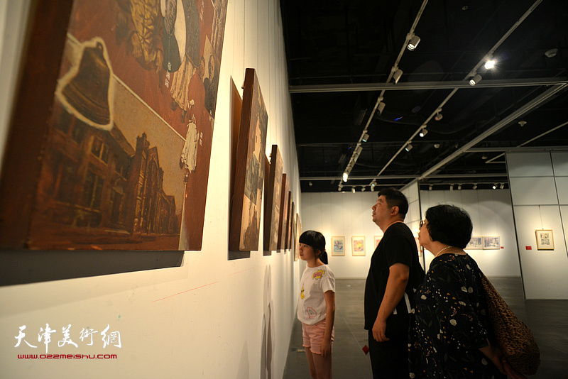 “讲中国故事——第五届全国架上连环画展”天津站开幕。