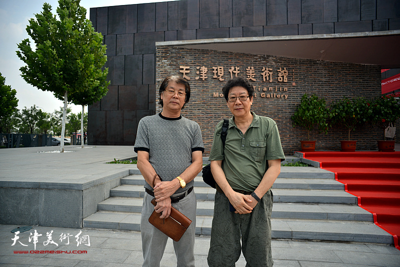 郑连群、晏平在天津现代美术馆。
