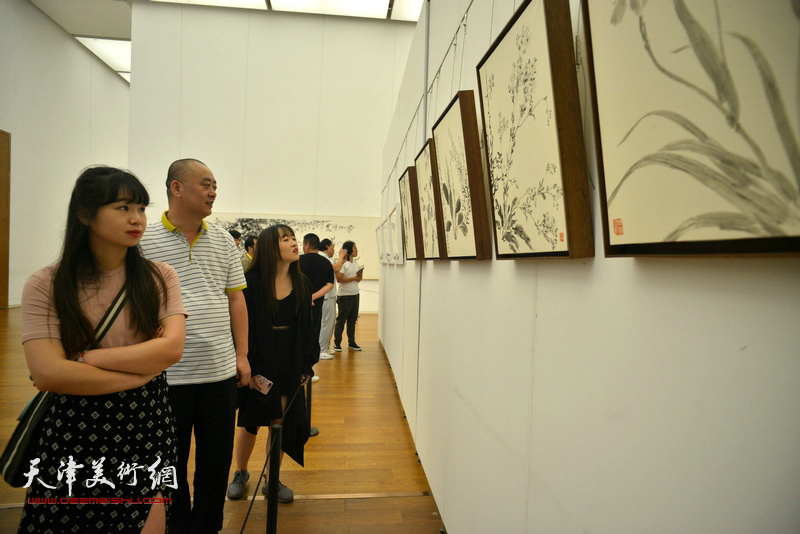 花间逸趣·当代中国花鸟画系列展在天津美术馆开幕