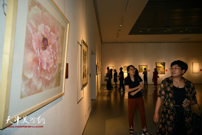 民盟天津市委会纪念改革开放40周年美术作品展现场。
