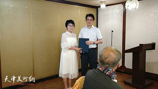唐曼清在日本第40届IFA国际美术节蝉联夺得金奖
