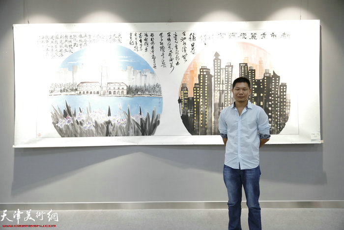 郑伟在作品展现场