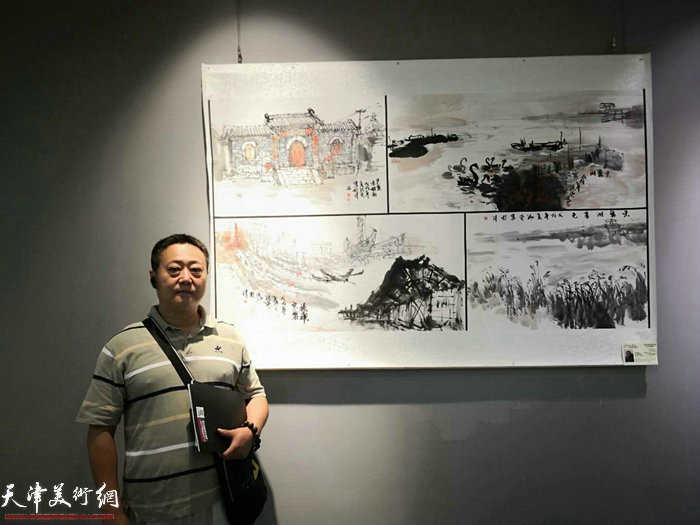 张迎在作品前