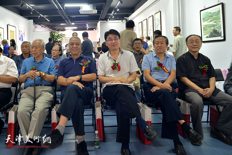 江南雅韵 津沪墨缘-姬俊尧·王国贤书画作品联展9月12日在天津金带福路文化传播中心开幕。