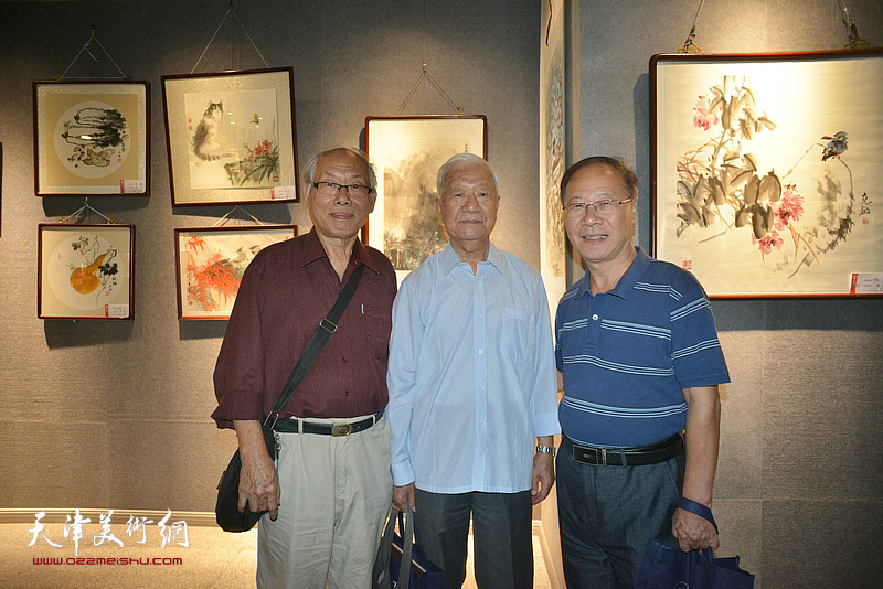 王宝臣、蔡金顺、庞黎明在展览现场。