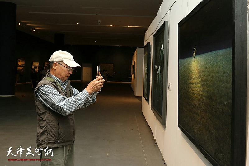 冯庆冰雪油画展