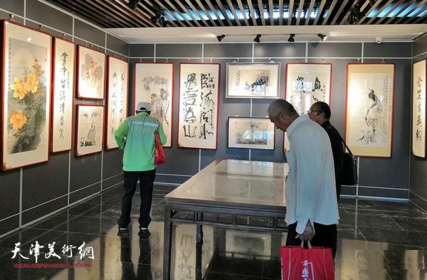 迎国庆雅闳轩名家收藏展现场