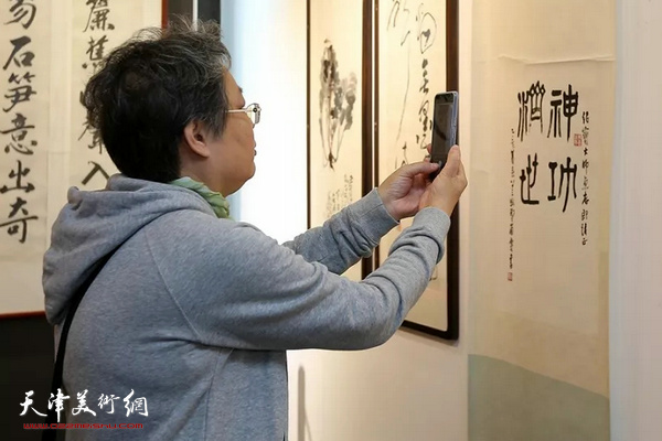 迎国庆雅闳轩名家收藏展现场