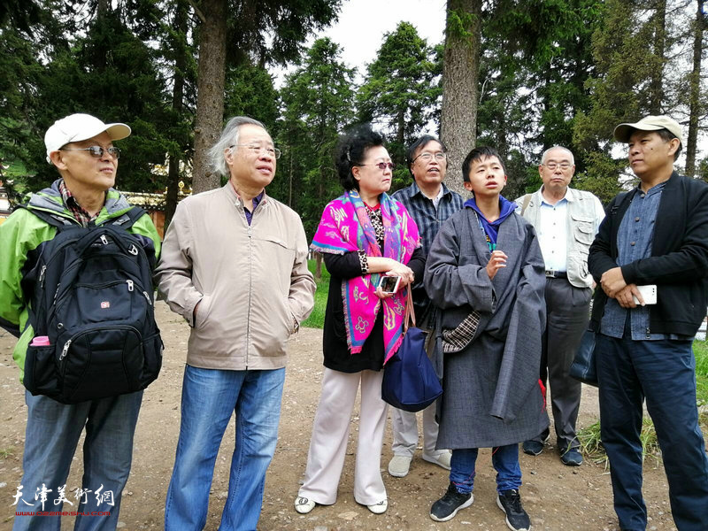 天津书画家一行在赛赤寺