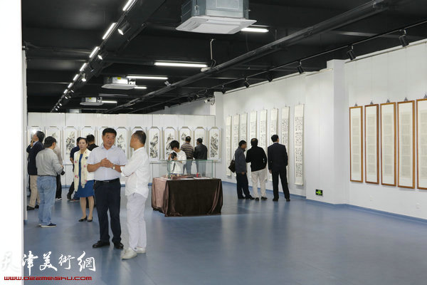 “恒安标准中国梦·王炯智书画篆刻艺术展”展览现场。