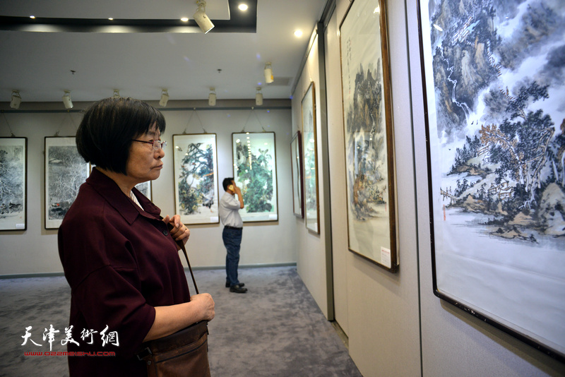 “水墨问道--第五届中国画名家邀请展”现场。