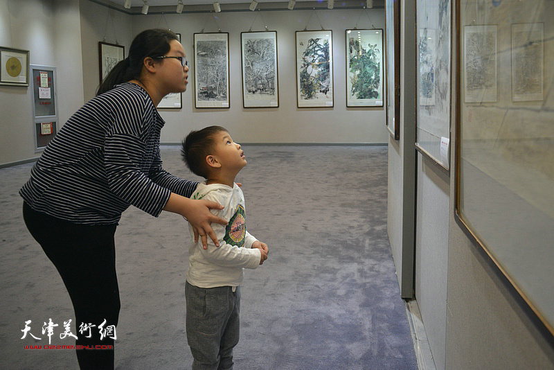 “水墨问道--第五届中国画名家邀请展”现场。
