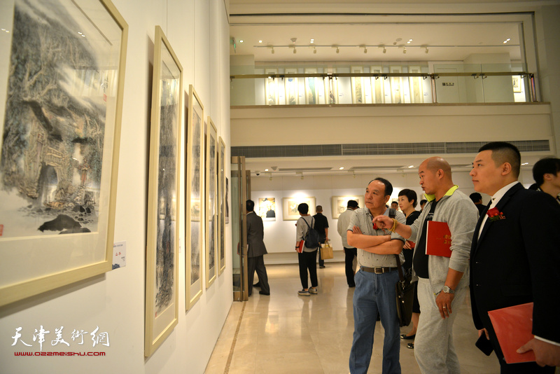 2018“逸雅如风”天津名家上海画展现场。