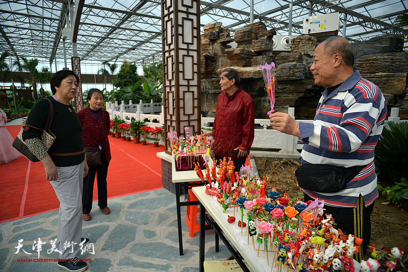 “六小龄童艺术馆”开馆落成仪式现场。