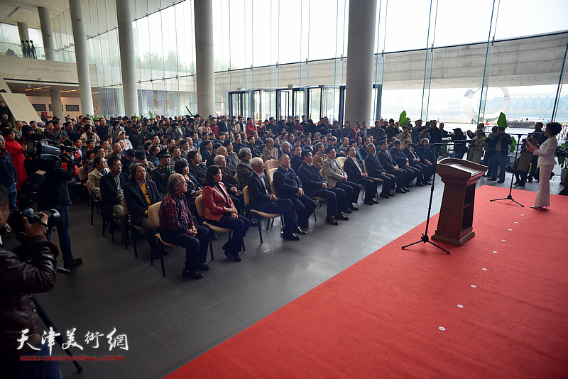 “新时代、新作为——孟庆占书画作品展”开幕仪式现场。 