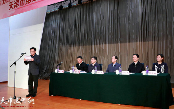 专家代表王文元在开班仪式上发言。