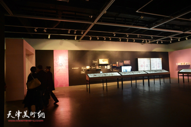天津第九届青年美术节暨天津市青年美术书法作品展现场。