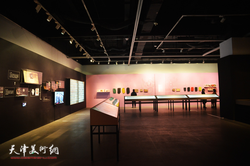 天津第九届青年美术节暨天津市青年美术书法作品展现场。