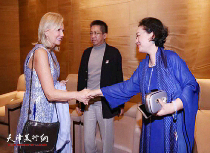 李毅峰、赵星夫妇与WTA世界女子网球协会总裁Micky  Lawler 女士会面。