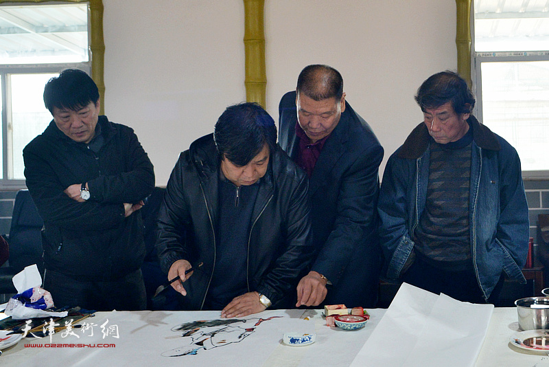 李耀春、翟恩发、高原春、孙跃宇在京津鲁书画名家交流会上。