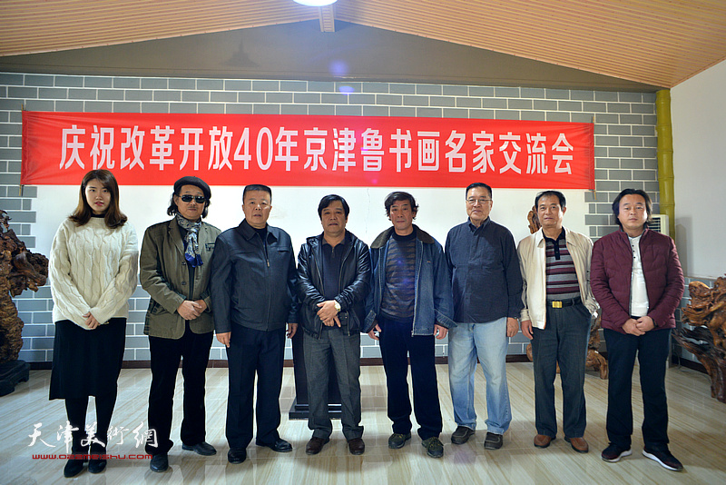 左起：翟静伊、陈学周、潘晓鸥、李耀春、孙跃宇、刘正恽、陈雅玲、黄华。