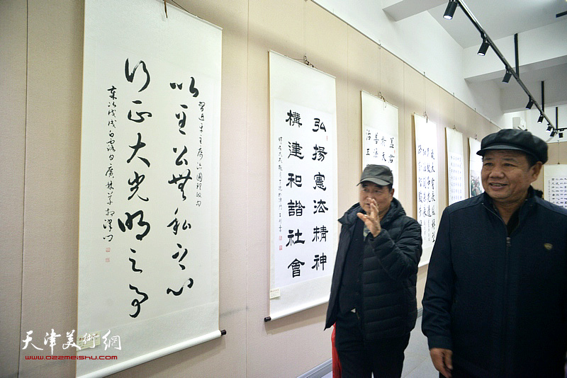 “弘扬宪法精神 建设法治津南”书画展现场。