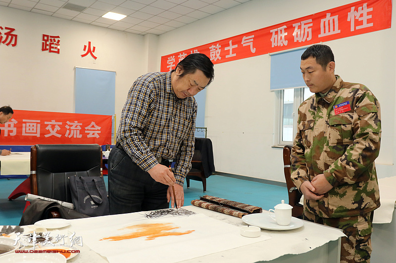 天津湖社画会书画名家走进塘沽消防大队