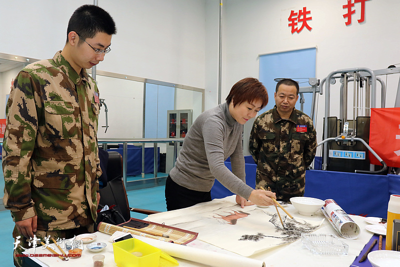 天津湖社画会书画名家走进塘沽消防大队