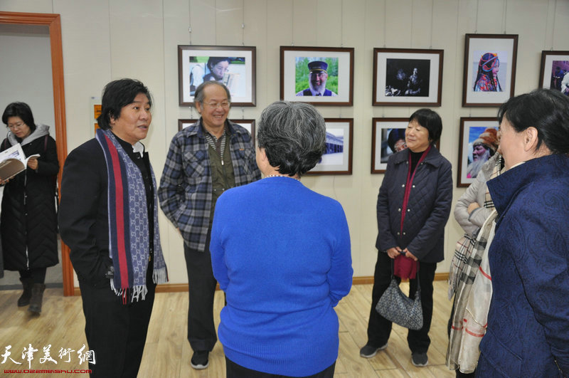 贾凤莲个人书画作品展在天津市和平区老干部局展出