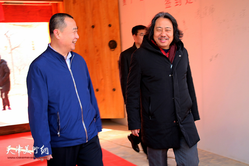 贾广健陪同永清县委常委、副书记周浩参观贾广健艺术院。