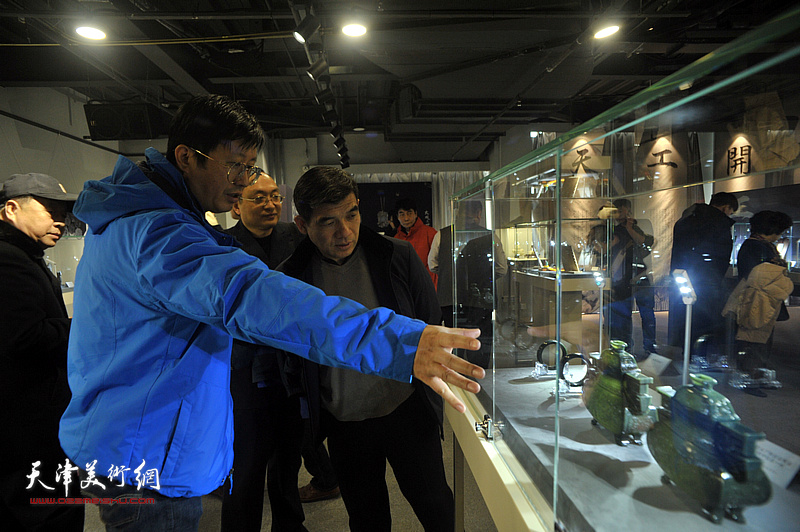 “和而不同·玉如人生”工艺美术大师作品展现场。