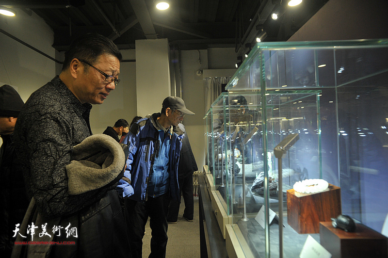 “和而不同·玉如人生”工艺美术大师作品展现场。