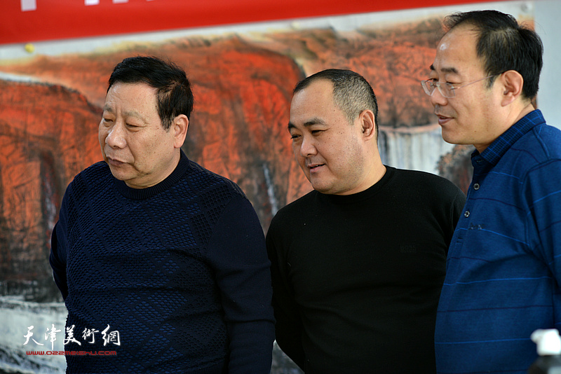 卞昭宏、杨利民、刘忠荣在制作现场。